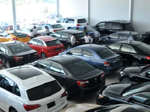 Xe cũ biển tỉnh tràn về Hà Nội